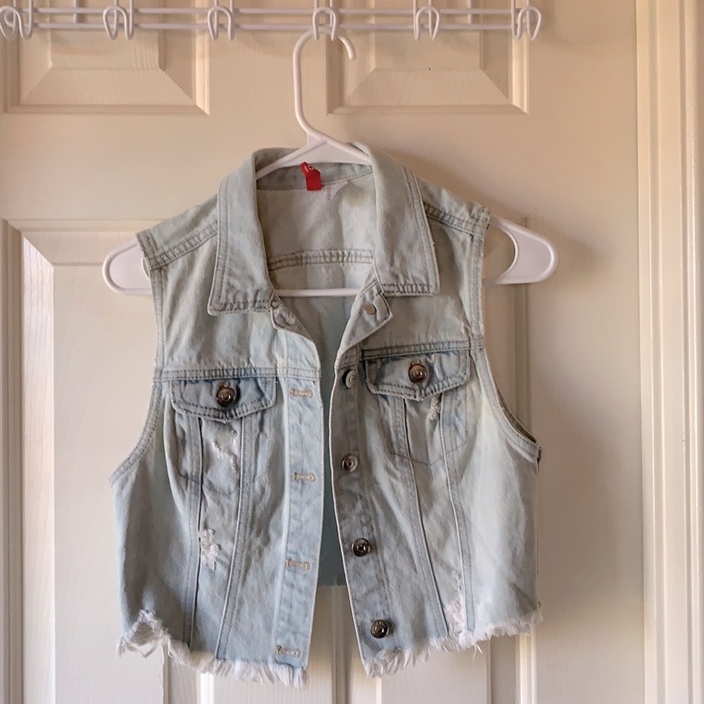 H&M Sleeveless Jean Vest Women. Size 8.